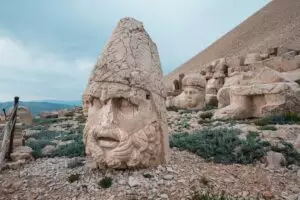 Doğunun tarihi tepe noktalarının izinde (Nemrut)