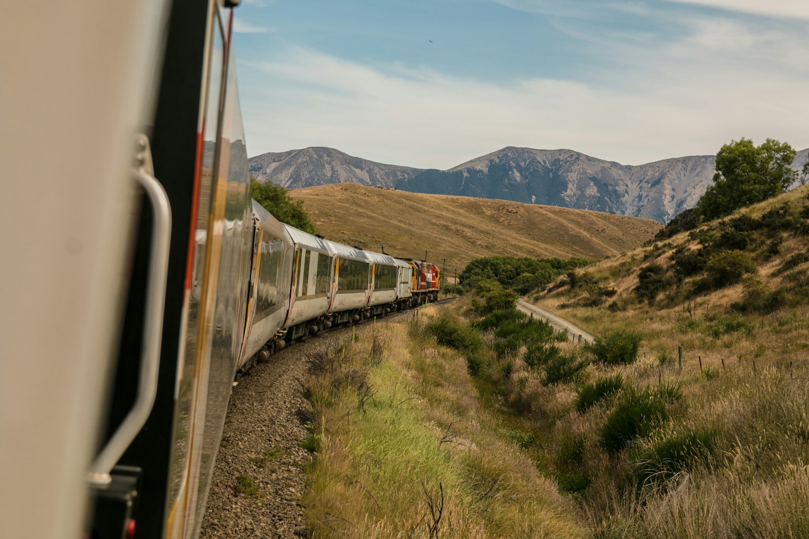 Panoramik manzaraya açılan lüks tren yolculuğu
